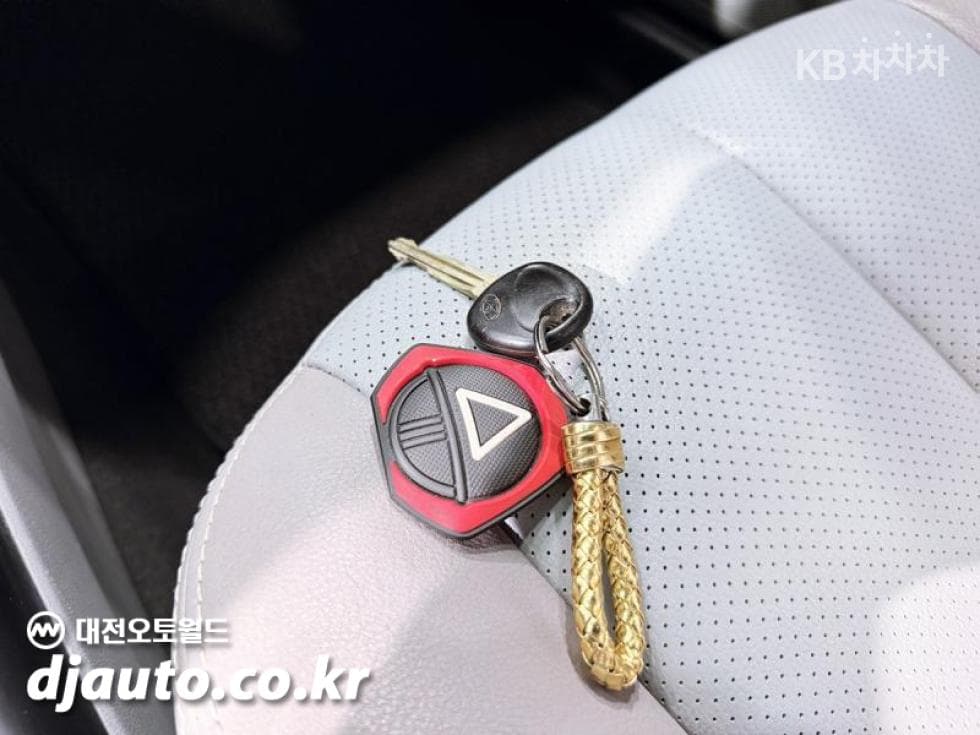 Hyundai Avante (Elantra)HD1.6 VVT S16 LUXURY - 16