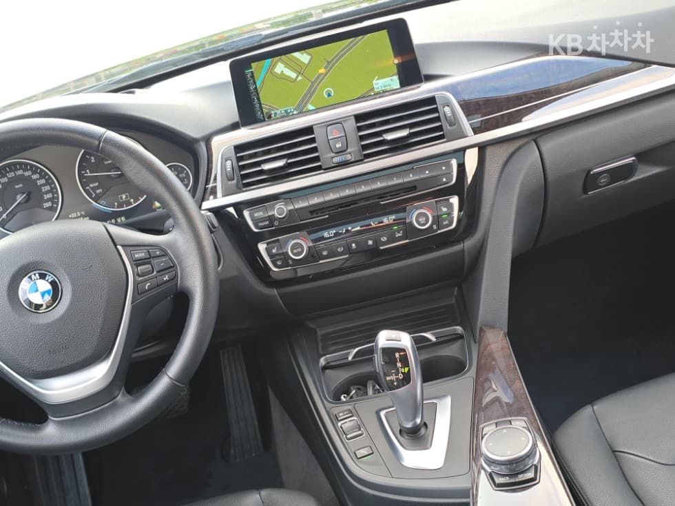 BMW New3 Series320i Sedan Luxury F30 - 11