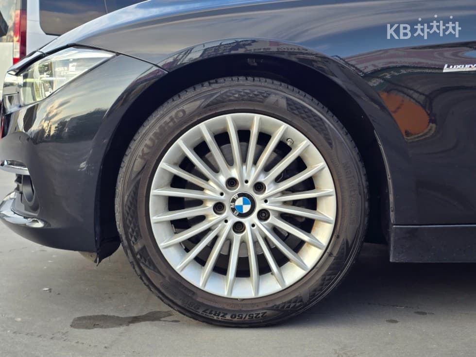 BMW New3 Series320i Sedan Luxury F30 - 17