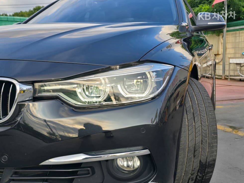 BMW New3 Series320i Sedan Luxury F30 - 19
