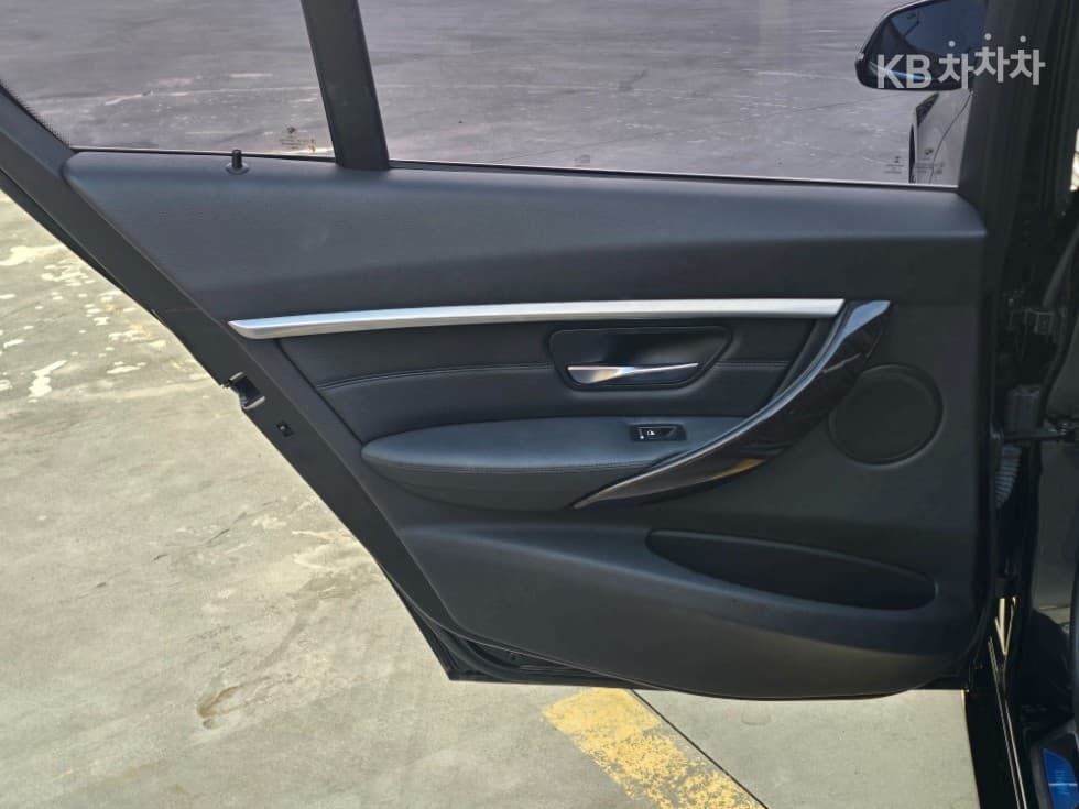 BMW New3 Series320i Sedan Luxury F30 - 21