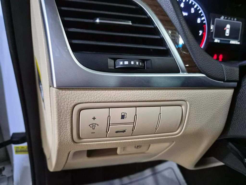 Хюндай ДженезисDHG330 Modern AWD Стандартен - 13