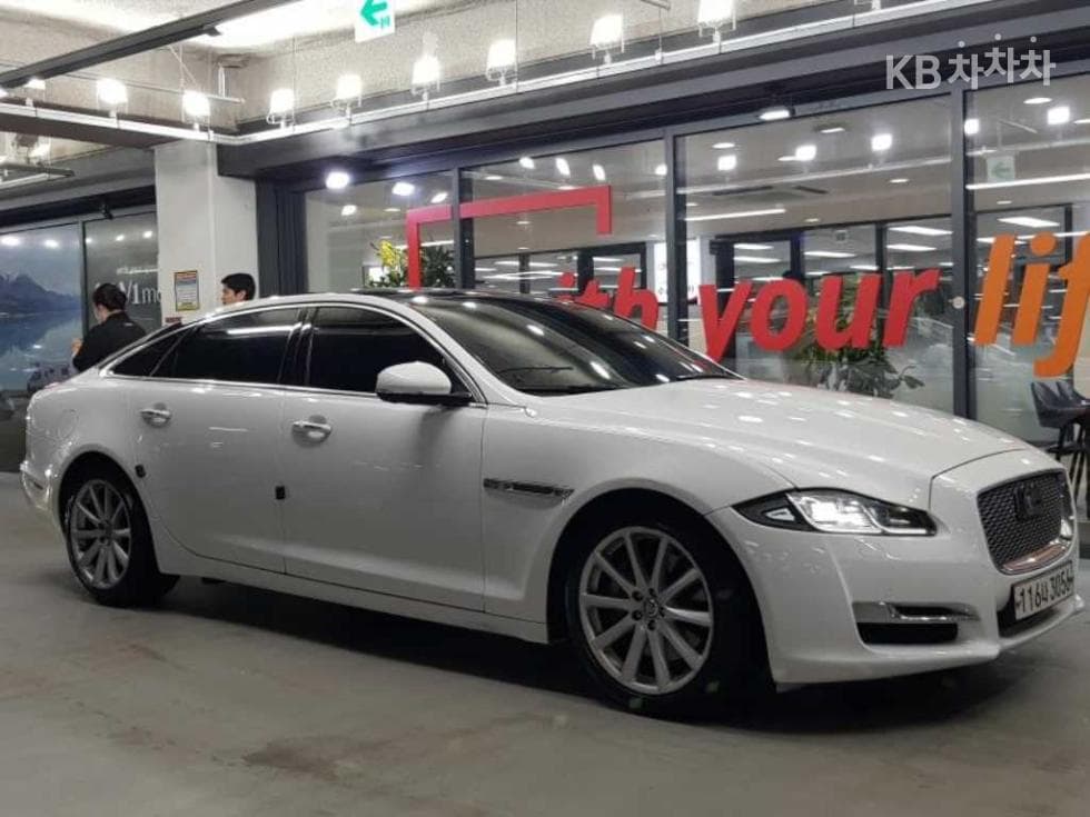 Jaguar All New XJ3.0D Премиум Люкс LWB X351 - 2
