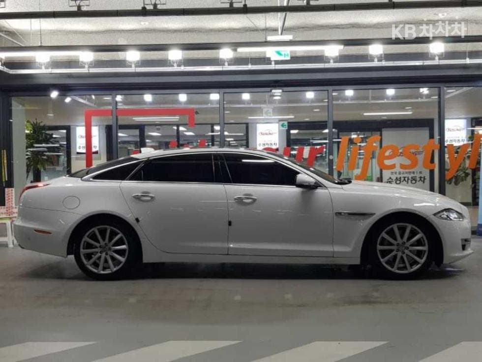 Jaguar All New XJ3.0D Премиум Люкс LWB X351 - 3