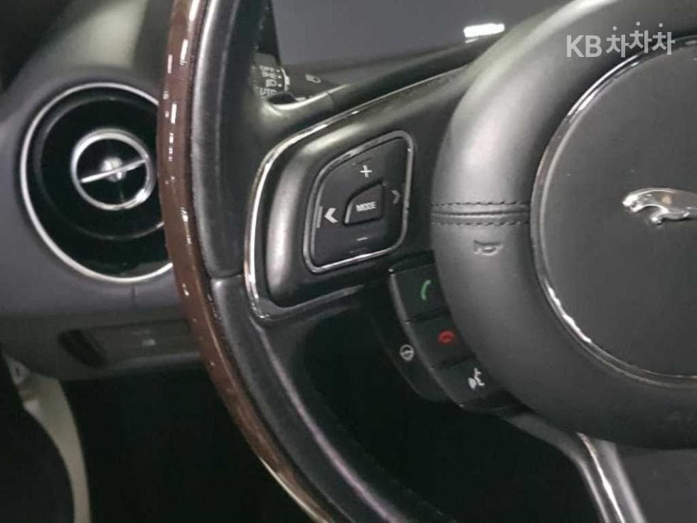 Jaguar All New XJ3.0D Премиум Люкс LWB X351 - 12