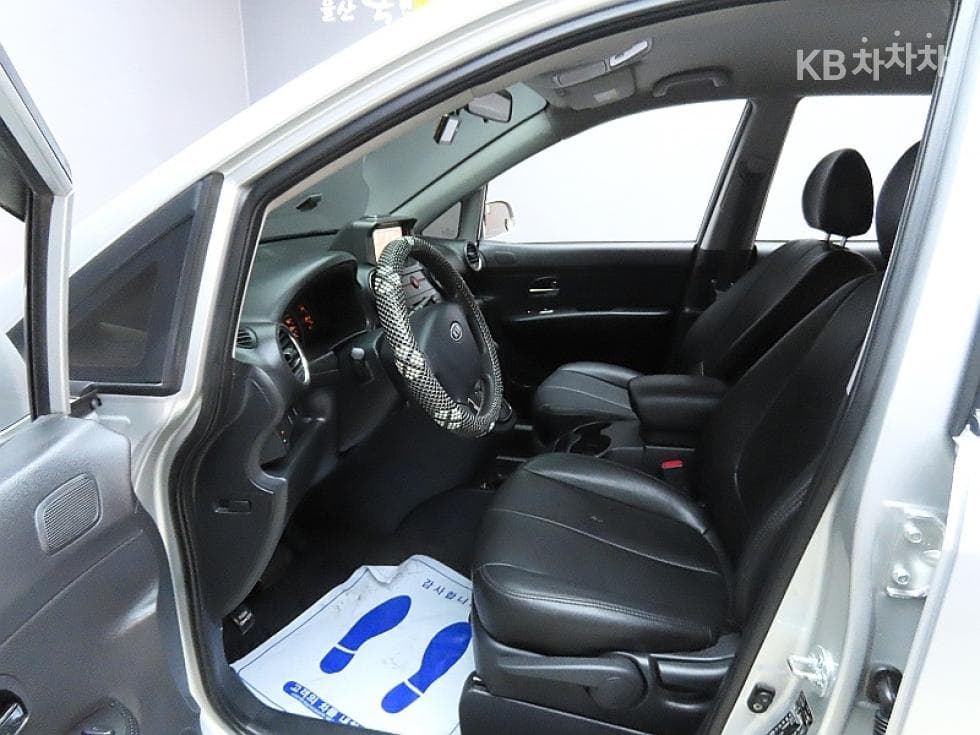 Kia NewCarens2.0 LPI GX Highest-end Type - 10