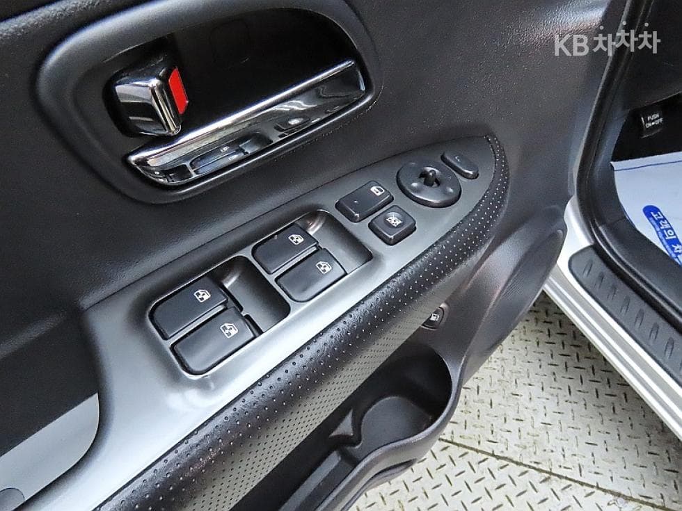 Kia NewCarens2.0 LPI GX Highest-end Type - 13