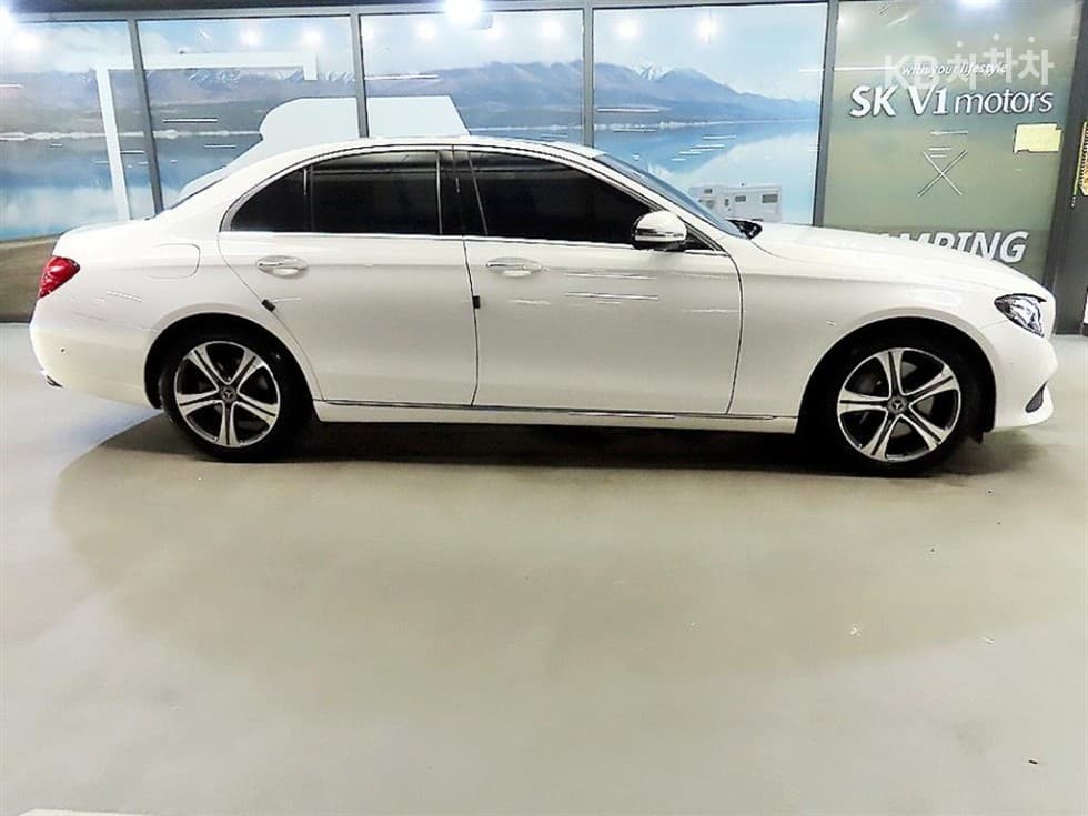 Mercedes-Benz E-Клас (W213)E300 Avantgarde - 3