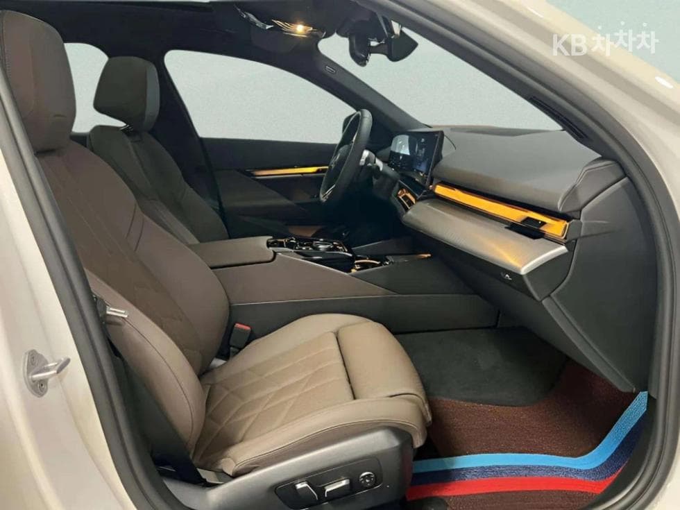 BMW New5 Series(G60)520i M Sport - 6