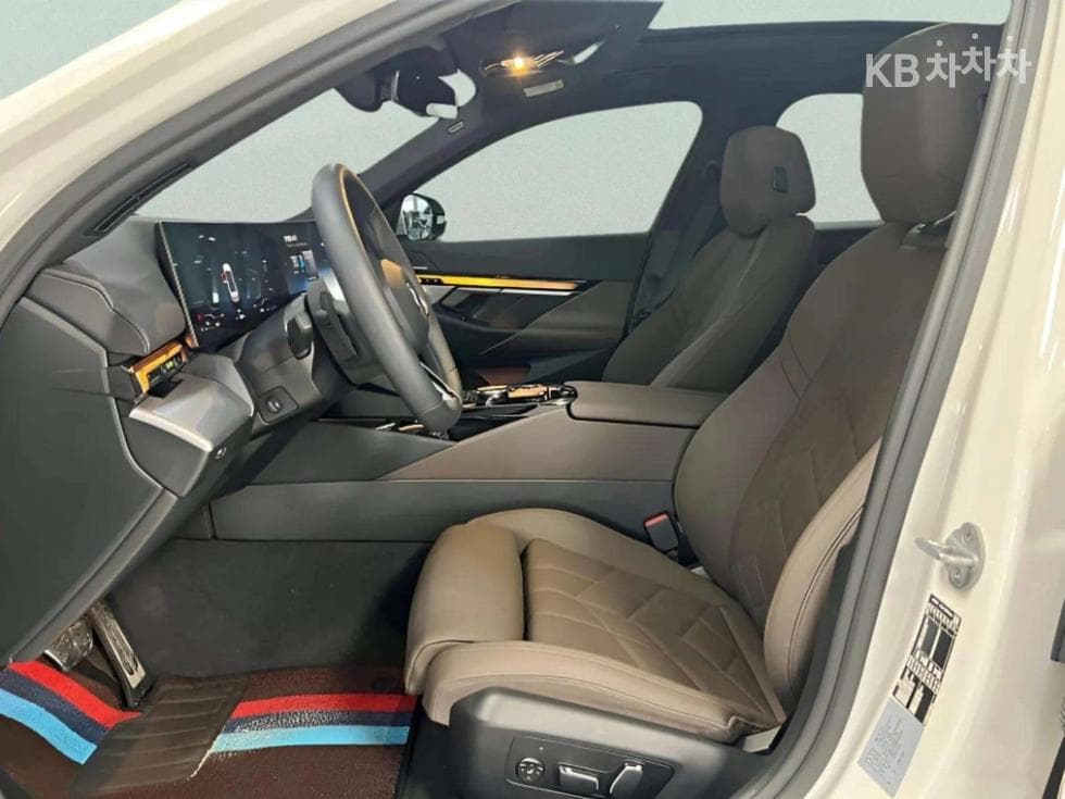 BMW New5 Series(G60)520i M Sport - 14