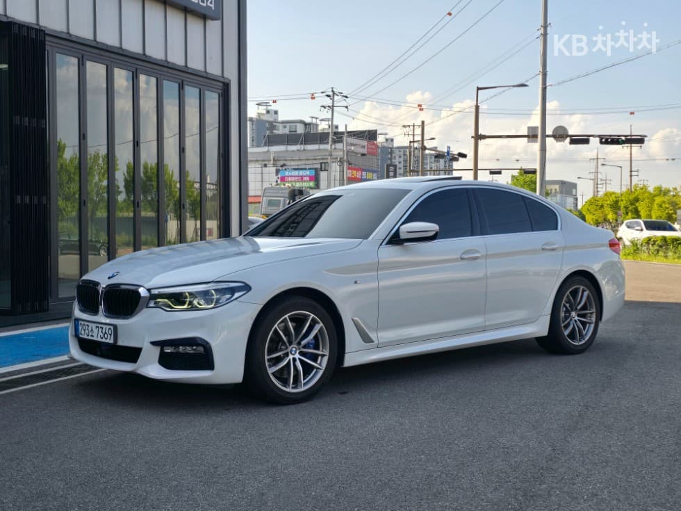 BMW 올New5 Series (G30) 530i xDrive M Sport - Image 1