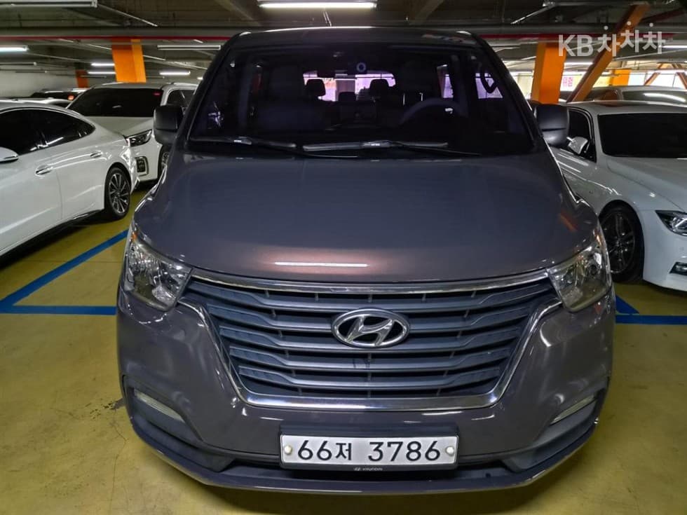 Hyundai The New (facelift) 그랜드 Star렉스어반 9-seater Premium - 2