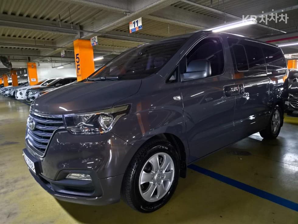Hyundai The New (facelift) 그랜드 Star렉스어반 9-seater Premium - 3