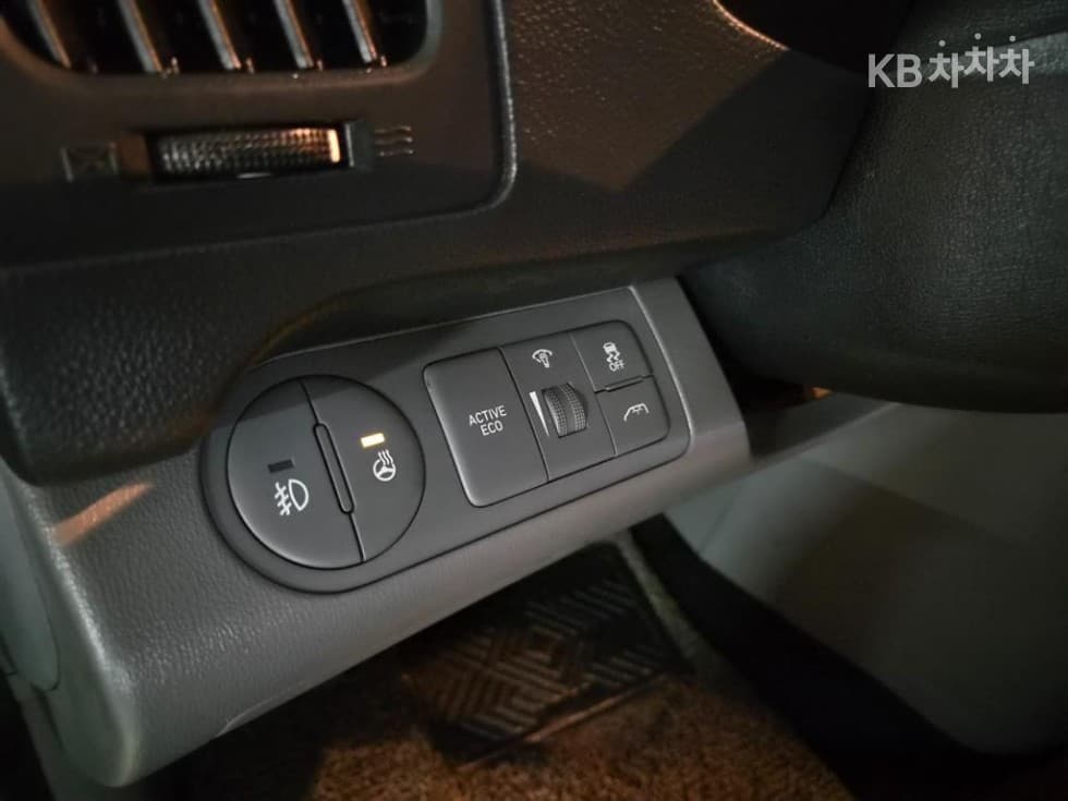 Hyundai The New (facelift) 그랜드 Star렉스어반 9-seater Premium - 11