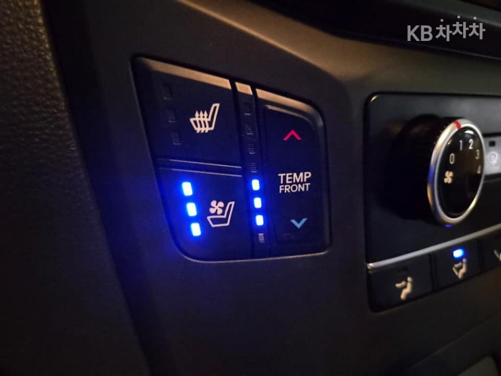 Hyundai The New (facelift) 그랜드 Star렉스어반 9-seater Premium - 12