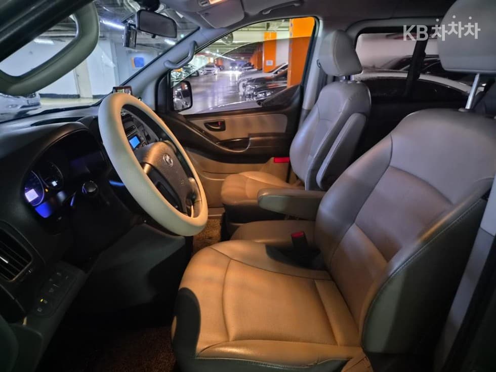 Hyundai The New (facelift) 그랜드 Star렉스어반 9-seater Premium - 14