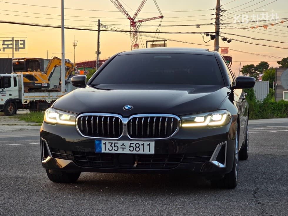 BMW 올New5 Series (G30) 530i Luxury - Image 1