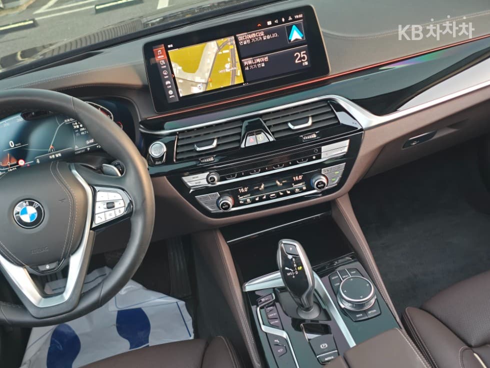 BMW 올Нов5 Серия (G30)530i Luxury - 24