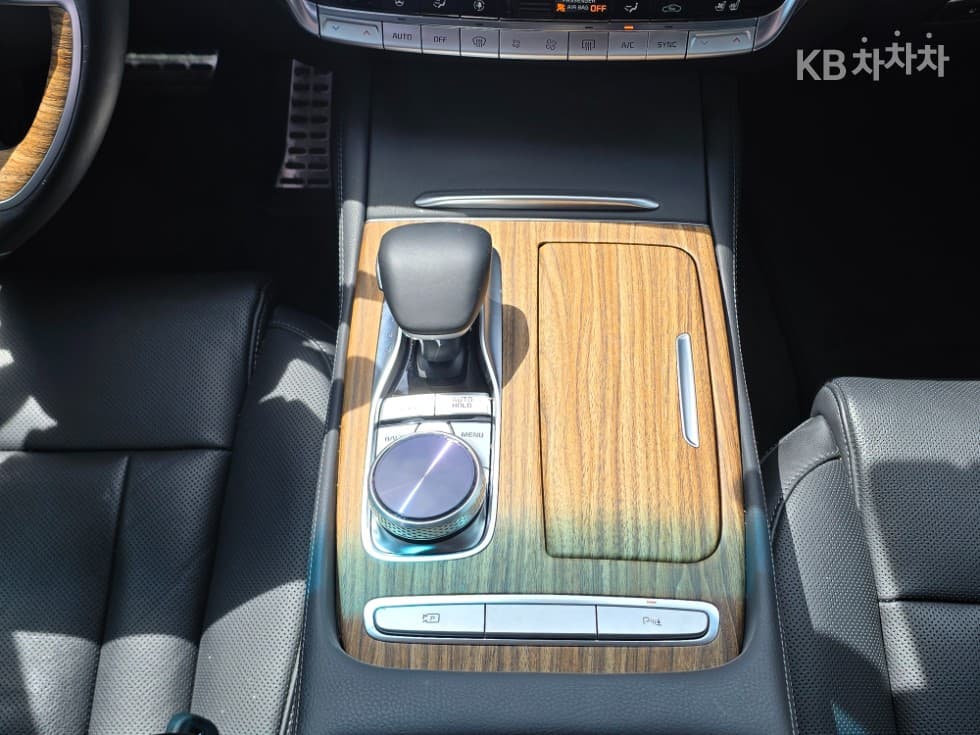 Киа The New (фейслифт) K9(Второ поколение)3.8 GDI AWD 플래티넘 - 12