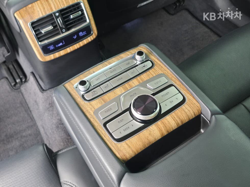 Киа The New (фейслифт) K9(Второ поколение)3.8 GDI AWD 플래티넘 - 13