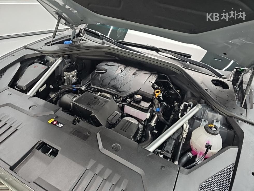 Genesis GV70Gasoline 2.5T AWD - 5