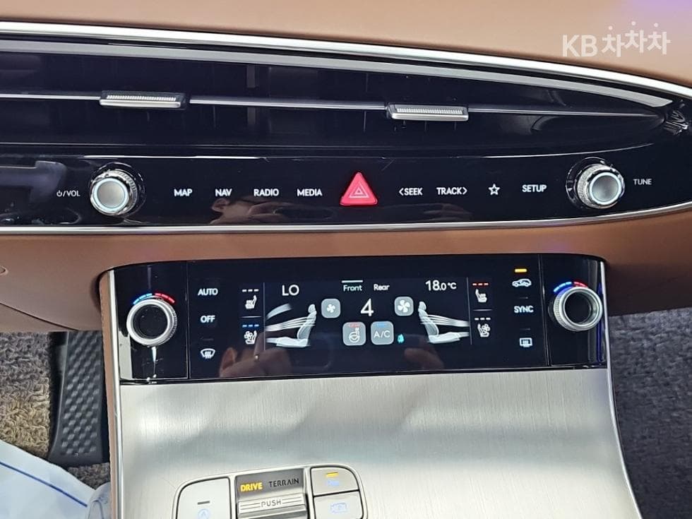 Genesis GV70Gasoline 2.5T AWD - 10
