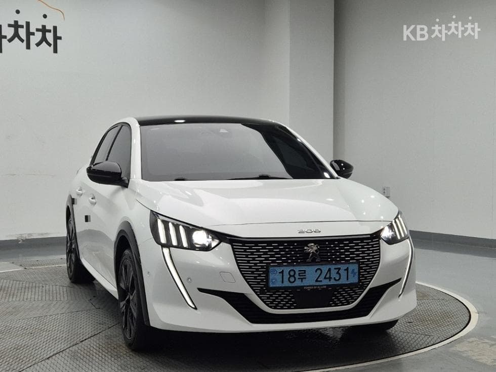 Peugeot e-208GT - 4