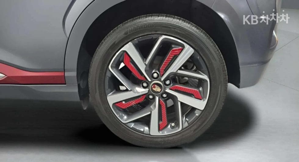 Хюндай Kona1.6 Турбо 아이언맨 에디션 - 24