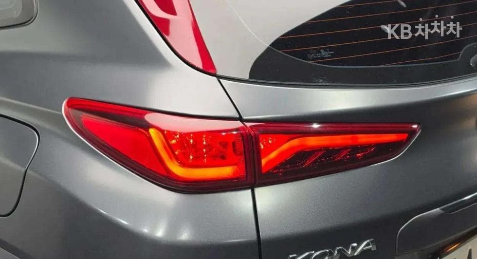 Хюндай Kona1.6 Турбо 아이언맨 에디션 - 26