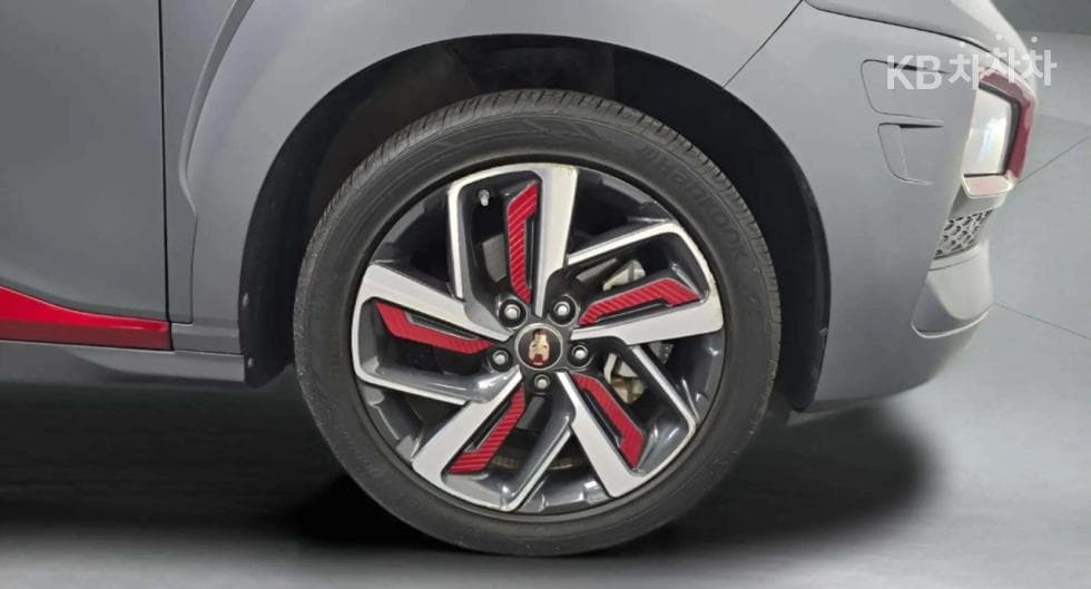 Хюндай Kona1.6 Турбо 아이언맨 에디션 - 28
