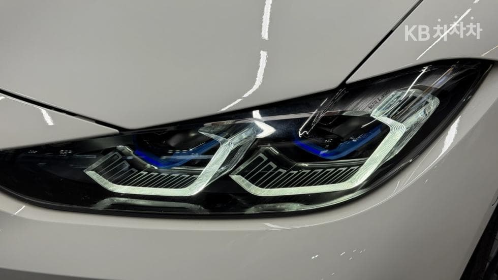 BMW M시리즈M3 투어링 Competition M xDrive - 20