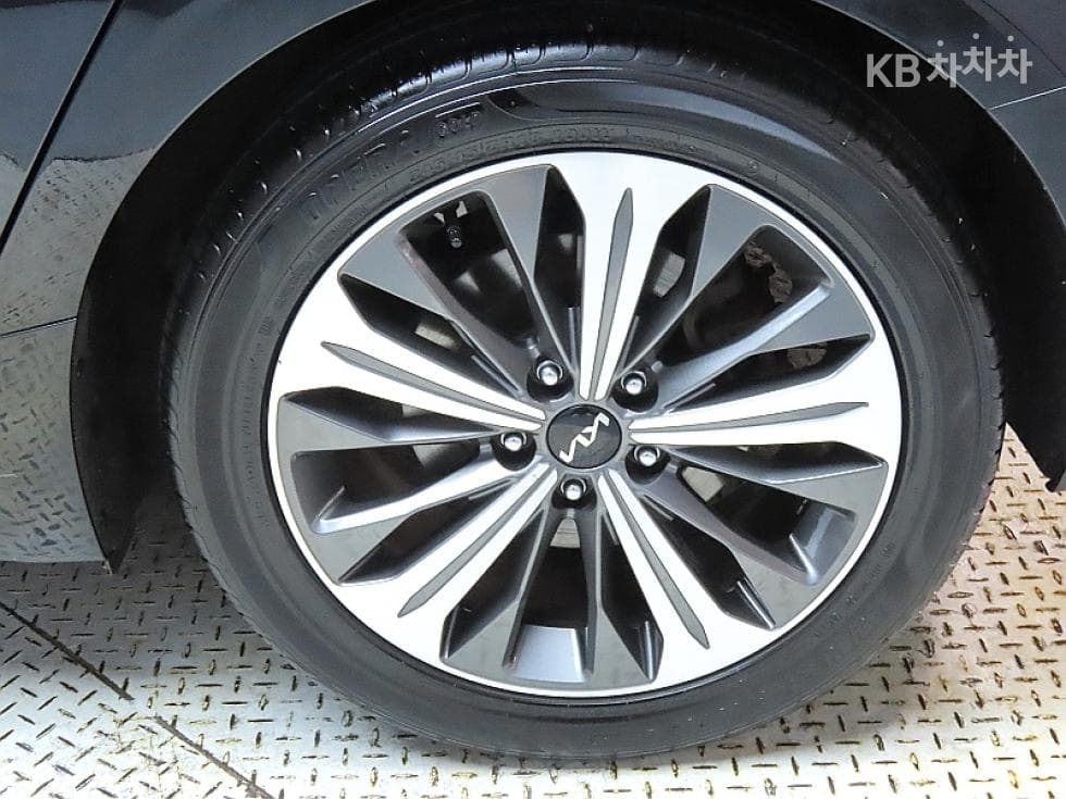 Kia K8 Hybrid1.6 Turbo Noblesse - 20