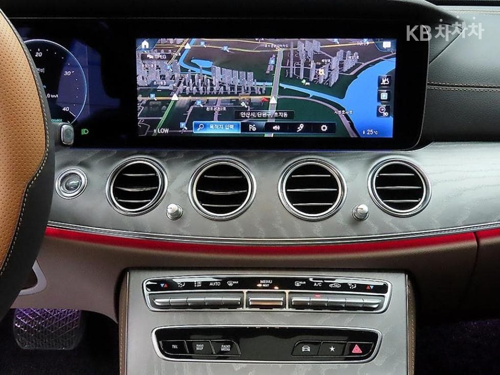 Mercedes-Benz E-Class (W213)E350 4MATIC Exclusive - 13