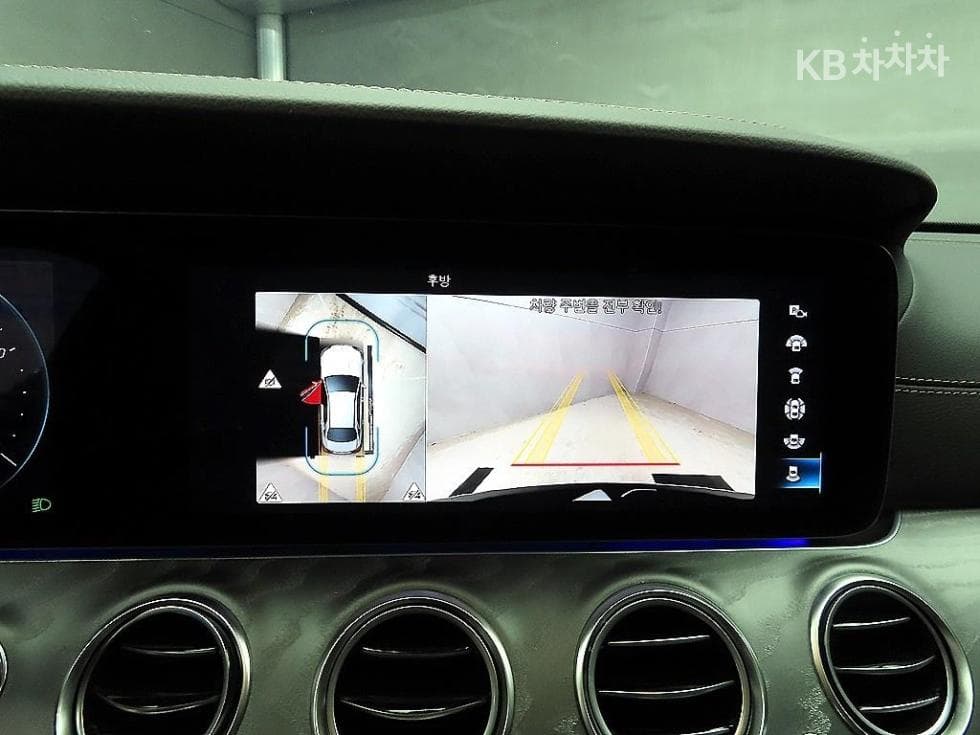 Mercedes-Benz E-Class (W213)E350 4MATIC Exclusive - 15