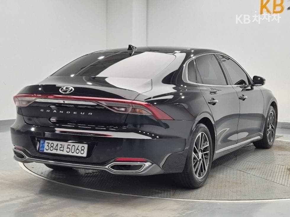 Хюндай The New (фейслифт) Grandeur (Azera)LPi 3.0 Рент-а-кар Premium - 3