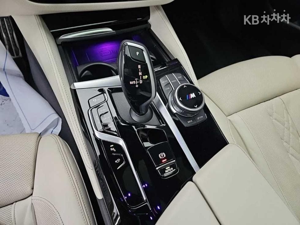 BMW 올Нов5 Серия (G30)M550i xDrive - 8