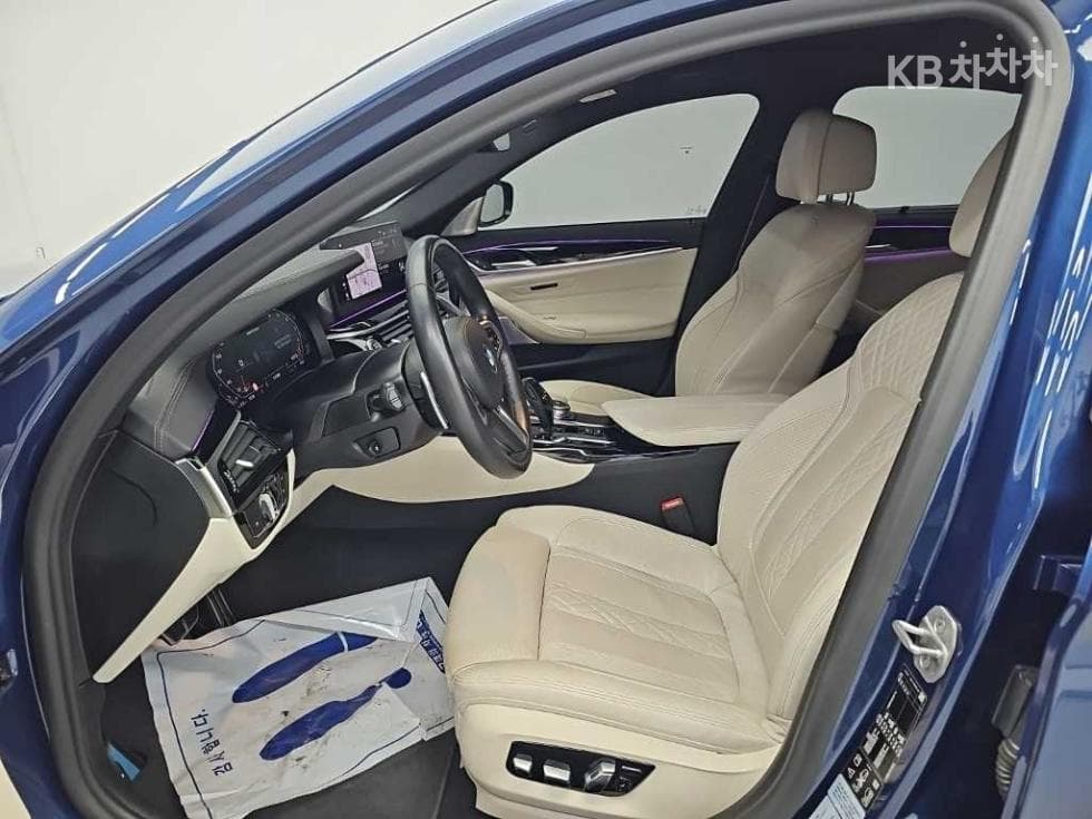 BMW 올Нов5 Серия (G30)M550i xDrive - 11