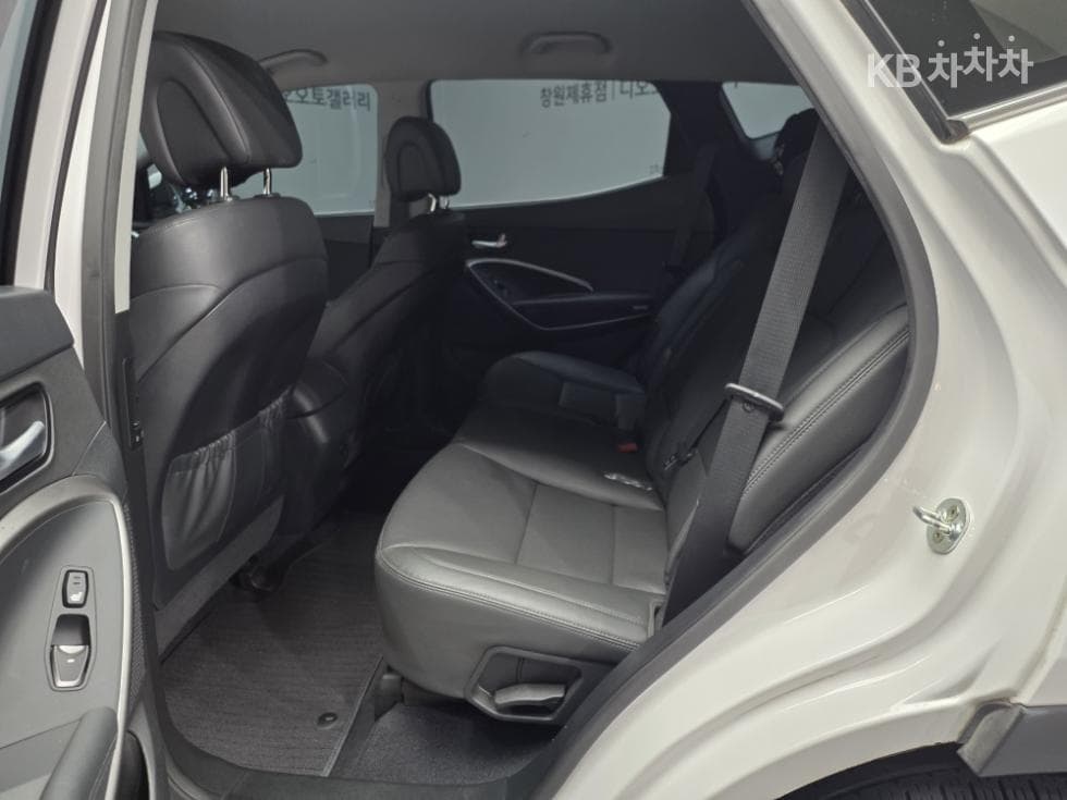 Hyundai Santa Fe The PrimeDiesel Hyundai R-engine 2.0 diesel 2WD 5-seater Modern - 18