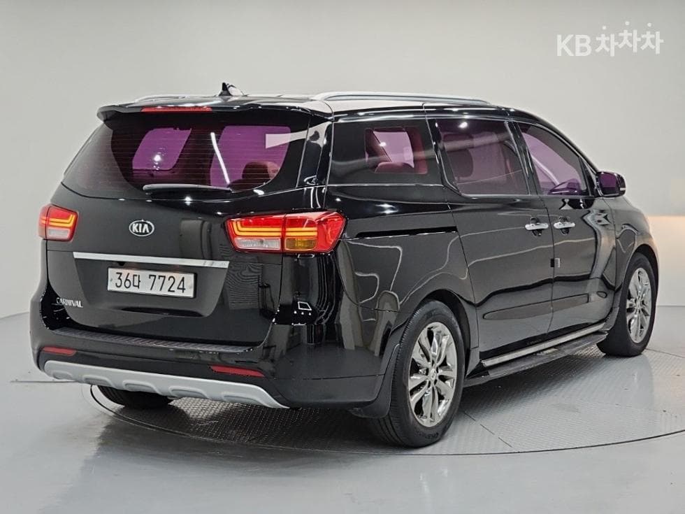 Kia All New Carnival9-seater 2.2 Diesel Prestige - 4