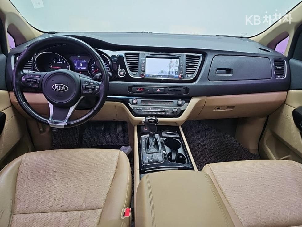 Kia All New Carnival9-seater 2.2 Diesel Prestige - 7