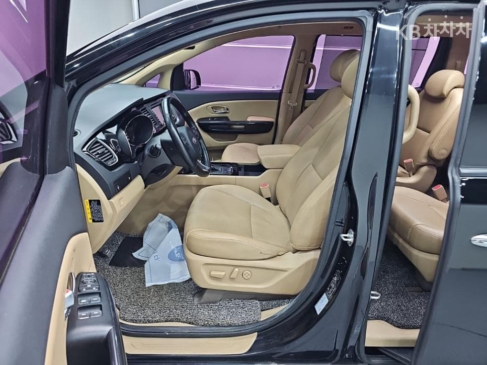 Kia All New Carnival9-seater 2.2 Diesel Prestige - 11