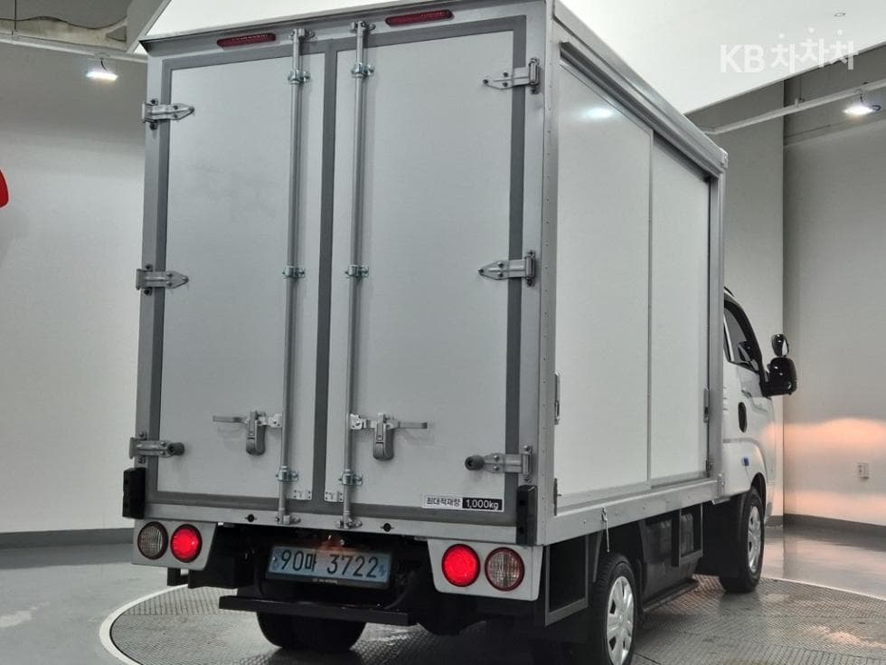 Киа The New (фейслифт) Бонго 3 (лек) EVBox Truck 1 тон Plus형 Королевска кабина Удължено междуосие Стандартен - 3