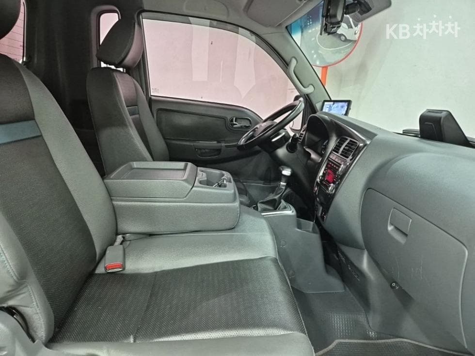 Киа The New (фейслифт) Бонго 3 (лек) EVBox Truck 1 тон Plus형 Королевска кабина Удължено междуосие Стандартен - 12
