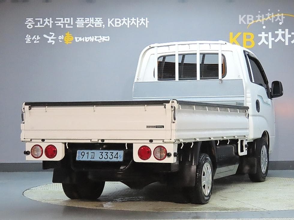 Kia The New (facelift) Bongo 3 (light truck) EV1 Ton 2WD Extra Long King Cab GLS - 2