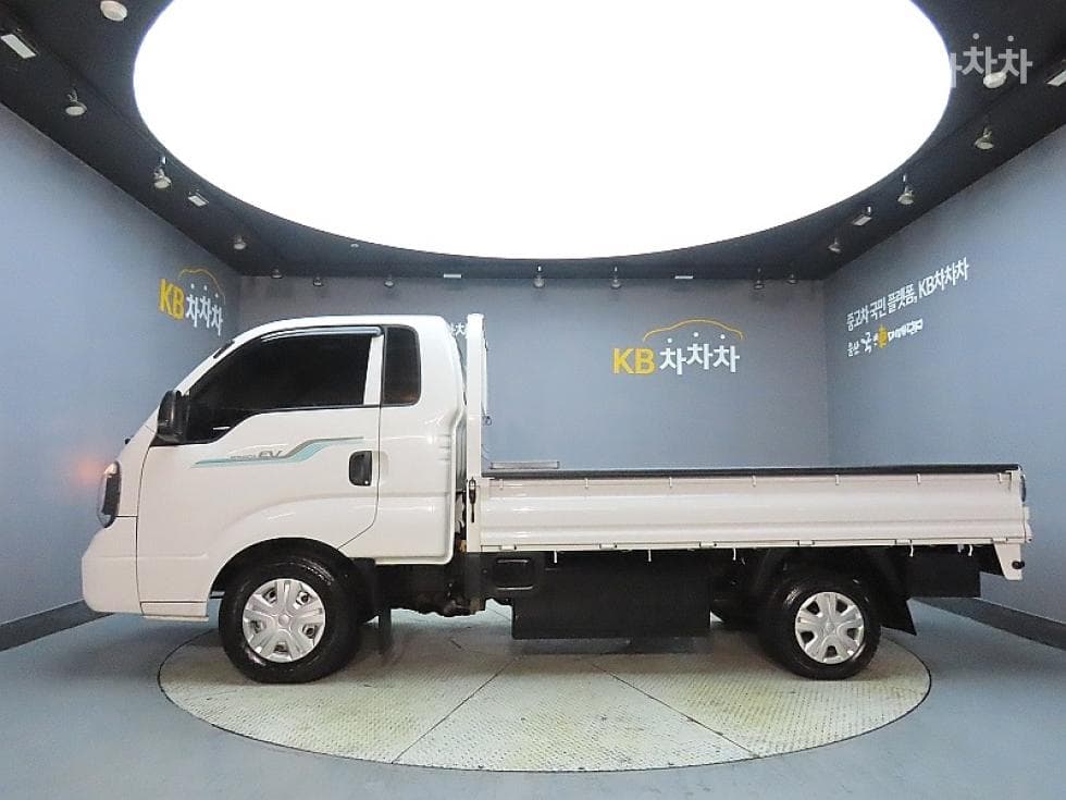 Kia The New (facelift) Bongo 3 (light truck) EV1 Ton 2WD Extra Long King Cab GLS - 5