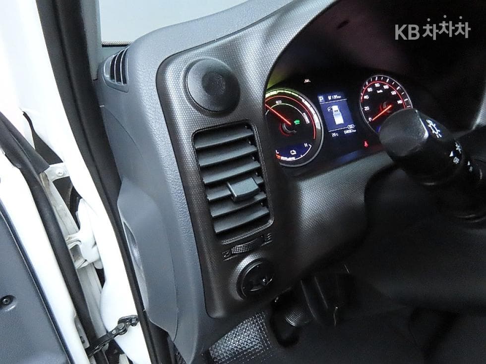 Kia The New (facelift) Bongo 3 (light truck) EV1 Ton 2WD Extra Long King Cab GLS - 10