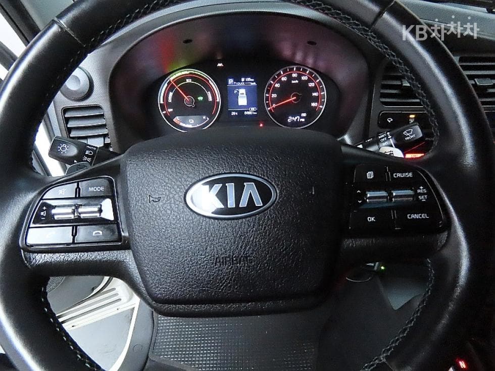 Kia The New (facelift) Bongo 3 (light truck) EV1 Ton 2WD Extra Long King Cab GLS - 18
