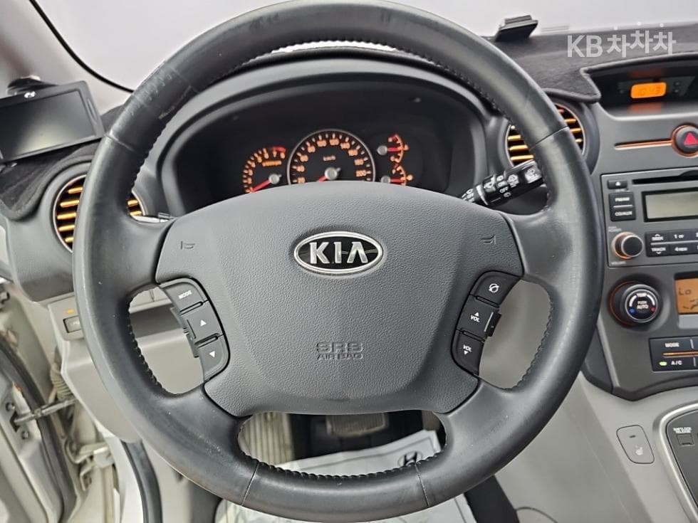 Kia NewCarens2.0 LPI GLX Highest-end Type - 9