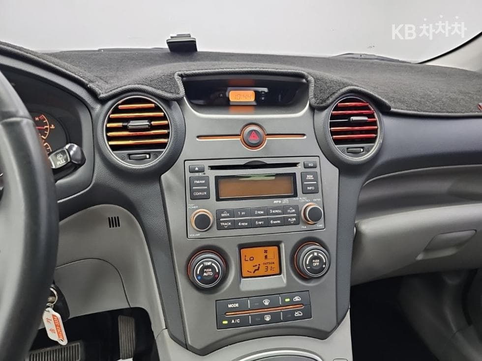 Kia NewCarens2.0 LPI GLX Highest-end Type - 10
