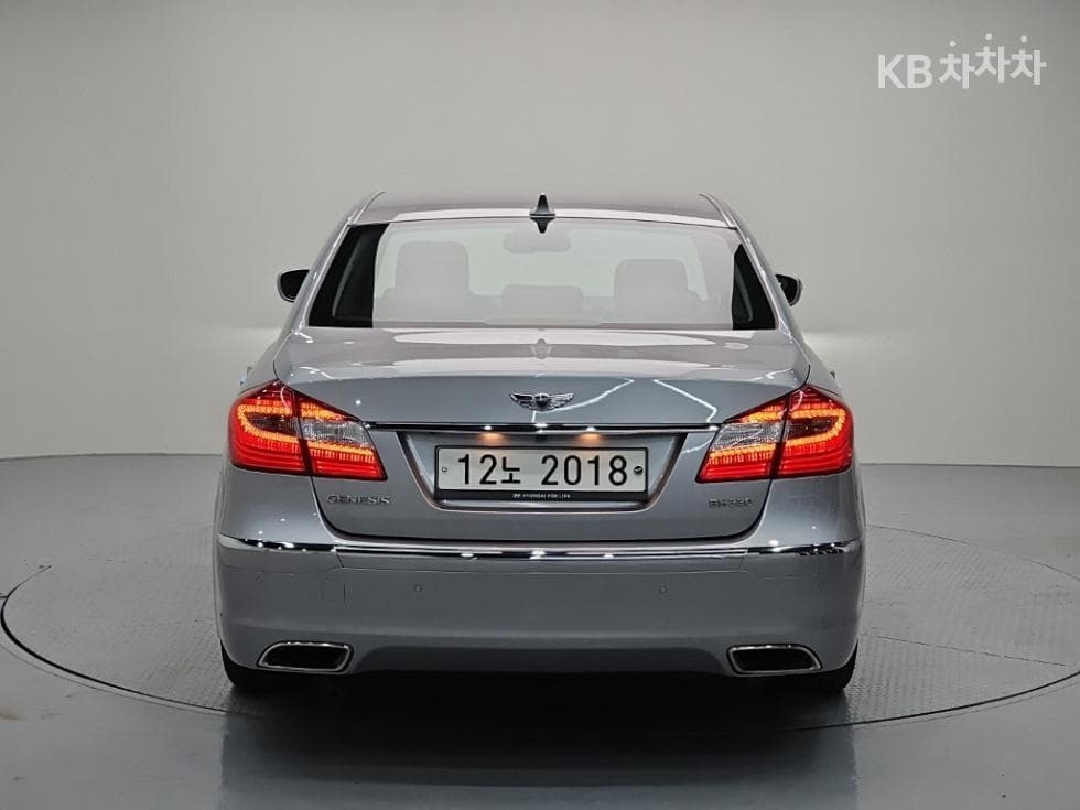 Хюндай ДженезисBH330 LUXURY Стандартен - 3